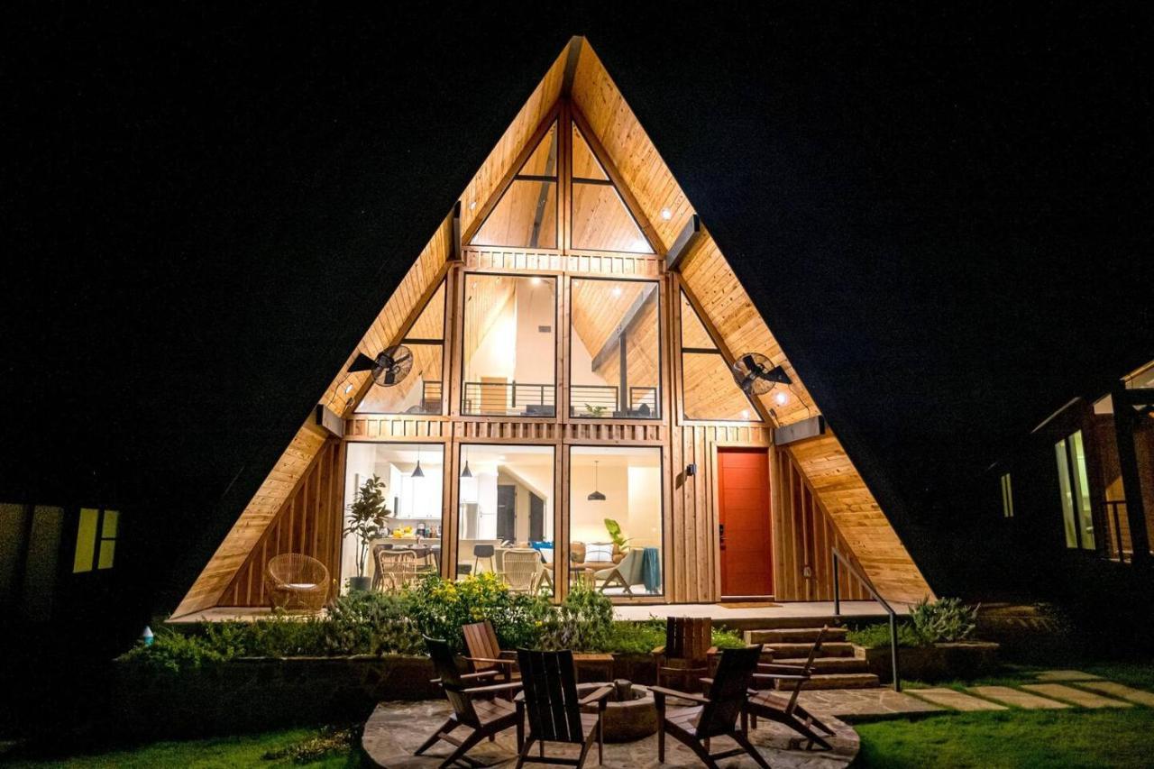 Gruene Daze Chalet - Stylish Aframe - Escape The Ordinary Нью Браунфелс Экстерьер фото